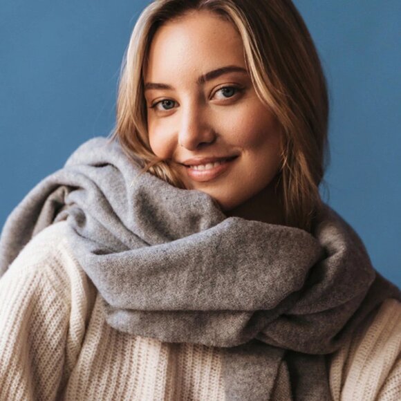 Poppy Barley The ReSpun Scarf - Picture 2 of 7